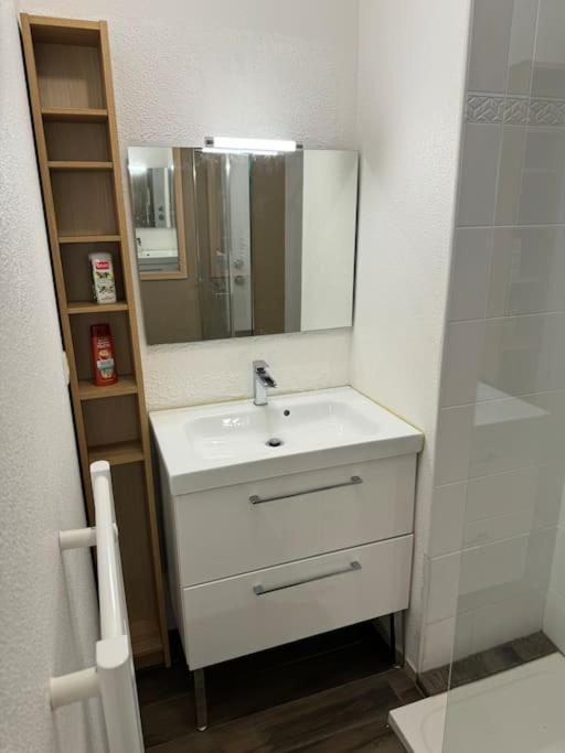 Appartement Confort Et Balcon Ludon-Médoc Екстериор снимка