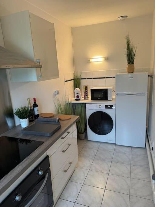 Appartement Confort Et Balcon Ludon-Médoc Екстериор снимка